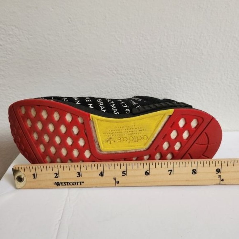 adidas Boys NMD R1 Berlin 2019 size 4 - Picture 4 of 10
